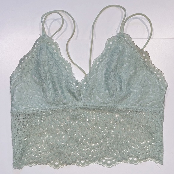 Aritzia crop tops - Picture 2 of 5